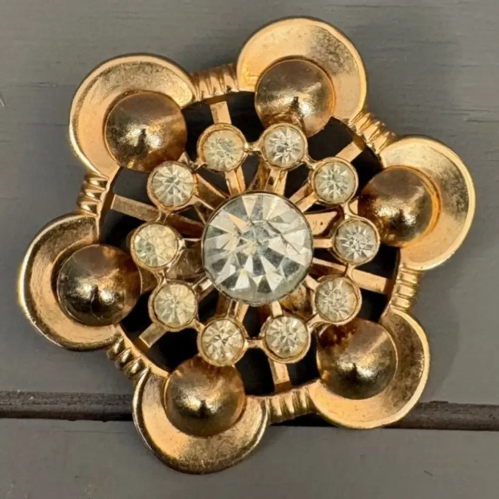 Vintage Gold-Tone Floral Rhinestone Brooch | Mid-Century Statement Pin